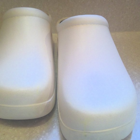 KLOGS USA WHITE WOMENS CLOG-SIZE 6.5 - Picture 2 of 6